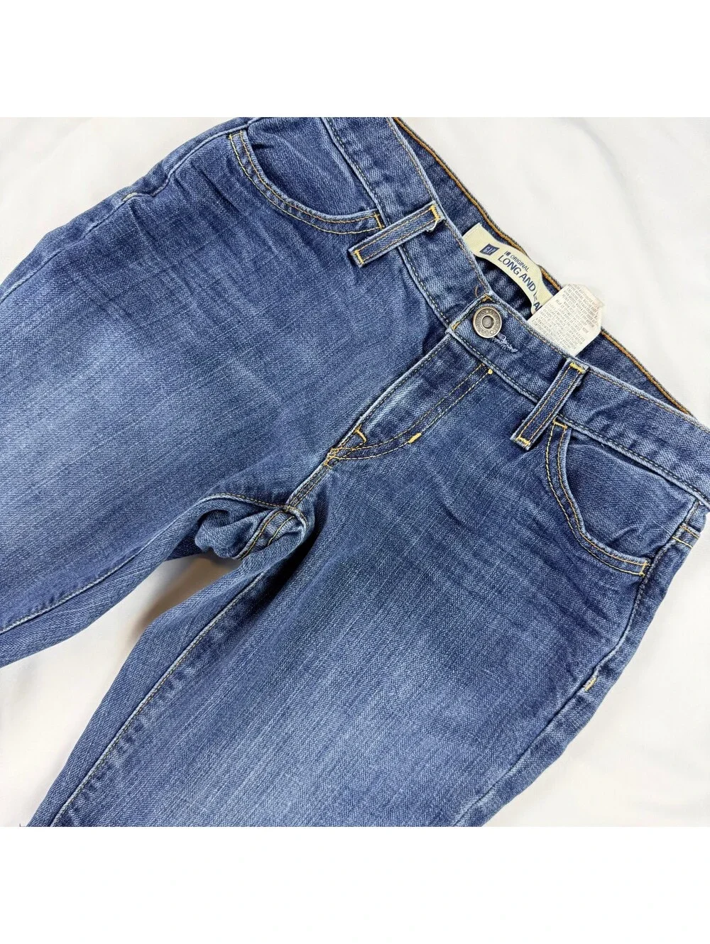 GAP Long and Lean Womens Cutoff Bermuda Denim Shorts Blue Raw Hem 2007 Y2K Look